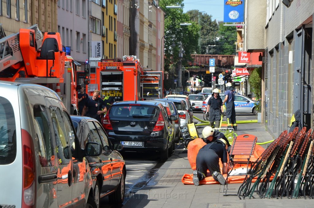 Feuer 2 Y Koeln Altstadt Kyffhaeuserstr P117.JPG - Miklos Laubert